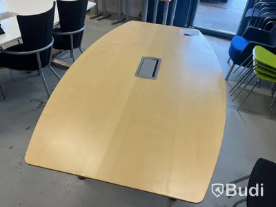 Konferensbord med integrerad elbox – 210x120 cm