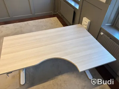 Höj- och sänkbart skrivbord Ikea
