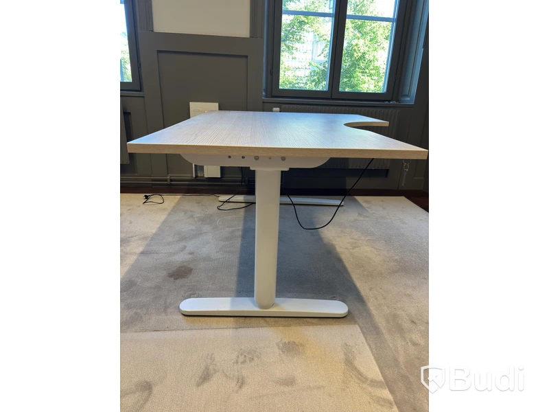 Höj- och sänkbart skrivbord Ikea