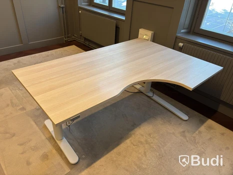 Höj- och sänkbart skrivbord Ikea