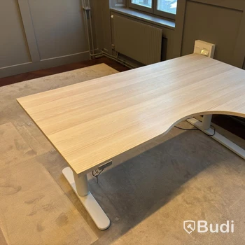 Höj- och sänkbart skrivbord Ikea