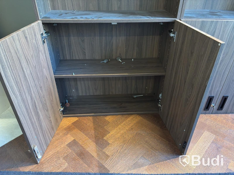 3 Cabinets