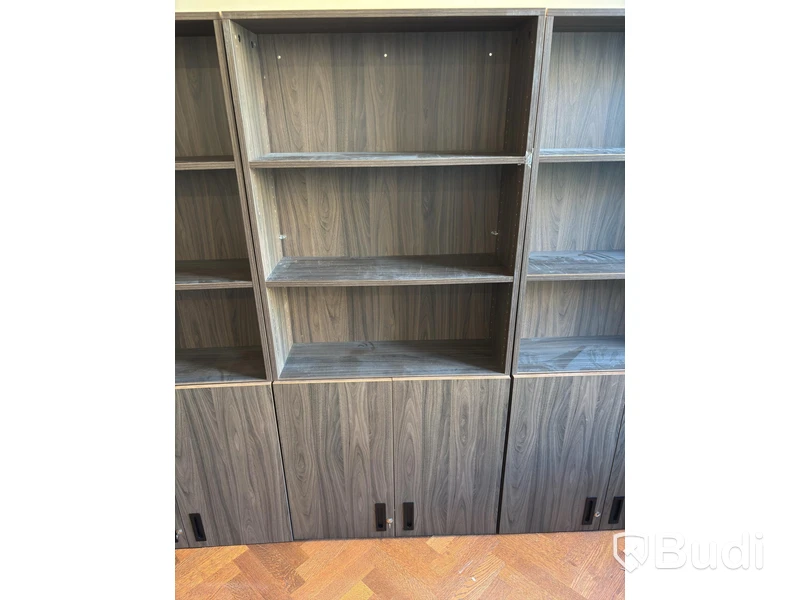 3 Cabinets