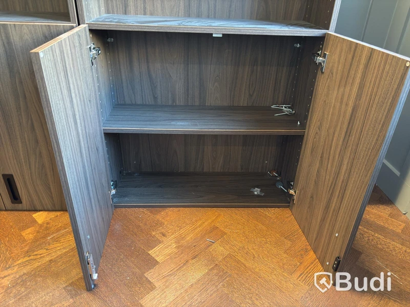 3 Cabinets