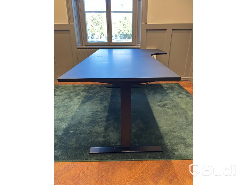 Edsbyn height-adjustable desk