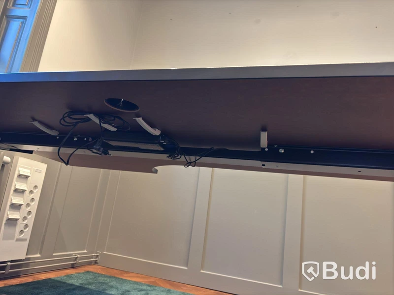 Edsbyn height-adjustable desk
