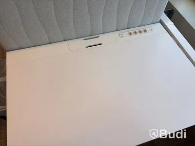 Skrivbord IKEA MITTZON inkl. skärmvägg