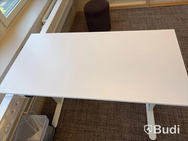 Skrivbord JYSK HEJLS, höj- och sänkbart