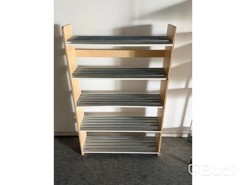 3 st hyllor samt rullvagn
