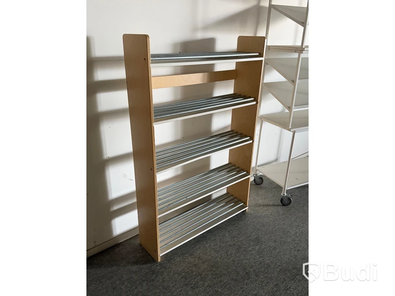 3 st hyllor samt rullvagn
