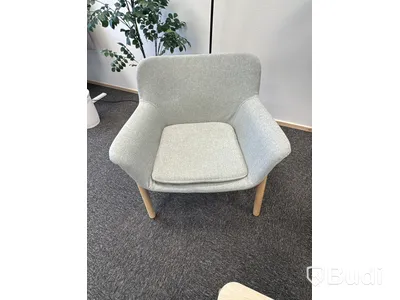 Kontorsmöblemang och inredningsdetaljer