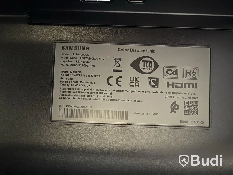 Höj- och sänkbart skrivbord med kontorsstol och Samsung-skärm