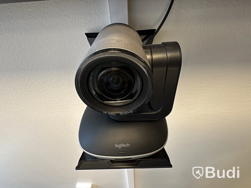 Konferenspaket, LG TV och Logitech videokonferensutrustning