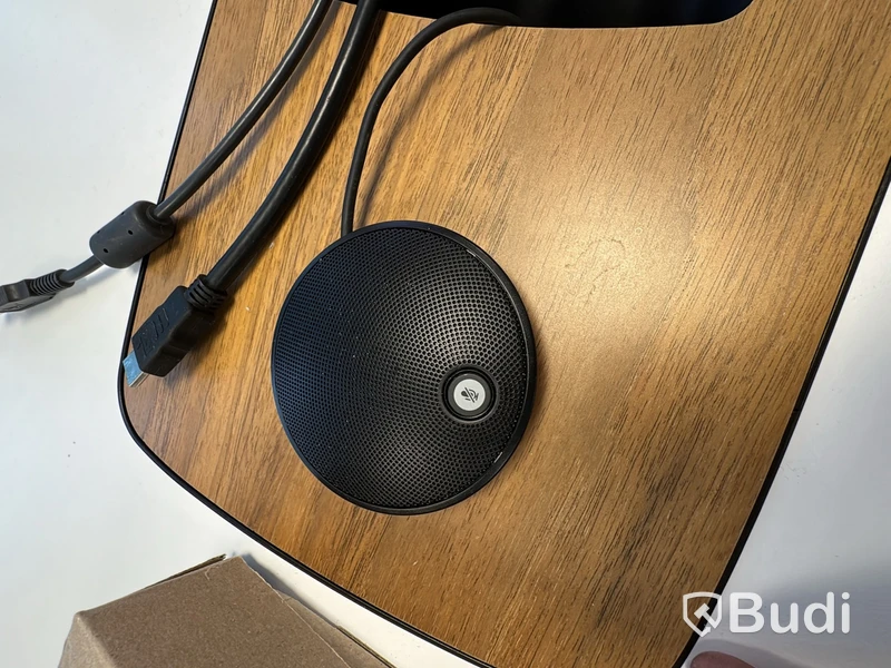 Konferenspaket, LG TV och Logitech videokonferensutrustning