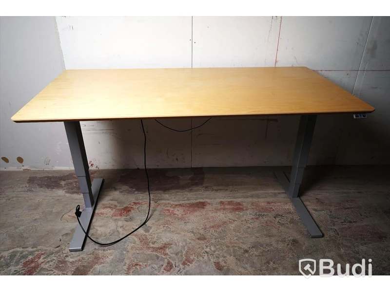 Elektriskt höj- och sänkbart skrivbord