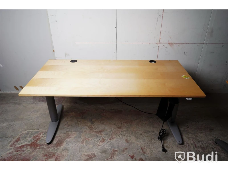 Elektriskt höj- och sänkbart skrivbord