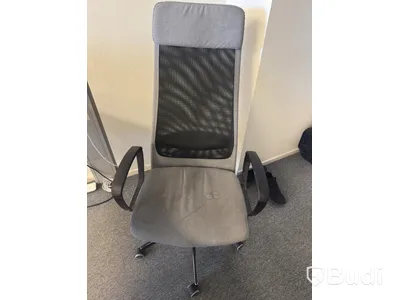 Höj och sänkbart skrivbord inkl. kontorsstol och hurts
