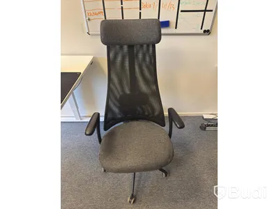 Höj och sänkbart skrivbord inkl. kontorsstol