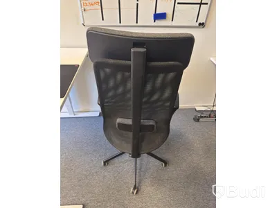 Höj och sänkbart skrivbord inkl. kontorsstol