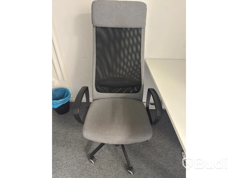 Höj och sänkbart skrivbord inkl kontorsstol