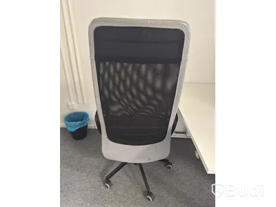 Höj och sänkbart skrivbord inkl kontorsstol