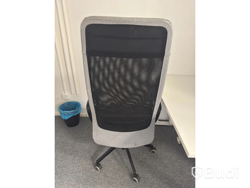 Höj och sänkbart skrivbord inkl kontorsstol