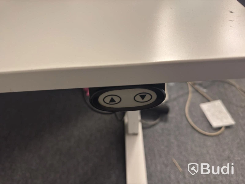 Höj och sänkbart skrivbord inkl kontorsstol
