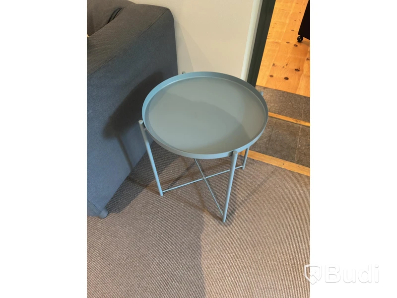Soffa md kuddar inkl. 2 st. bord