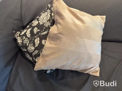 Soffa md kuddar inkl. 2 st. bord