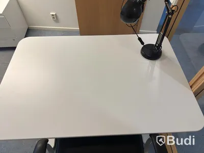 Skrivbord inkl. kontorsstol