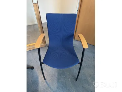 2 s. Karmstolar inkl. bord