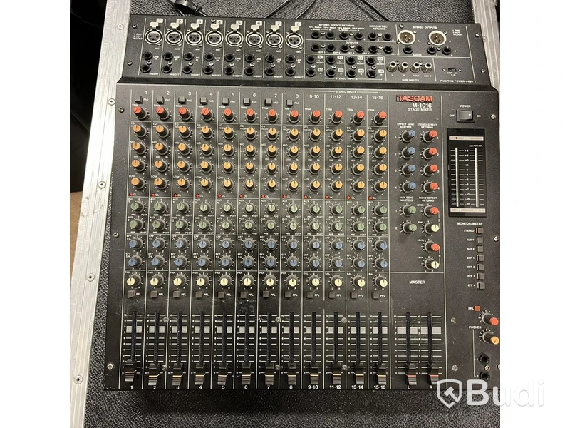 Analog Mixer Tascam M-1016