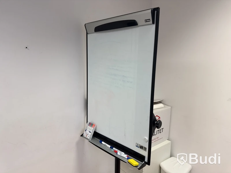 Whiteboard på stativ, med hjul