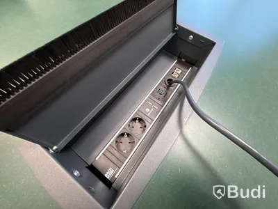 Konferensbord med 9 stolar, grönt