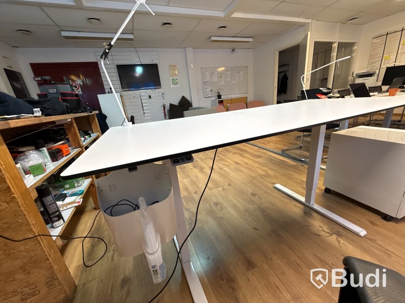 Höj- och sänkbart skrivbord Edsbyn, elektriskt