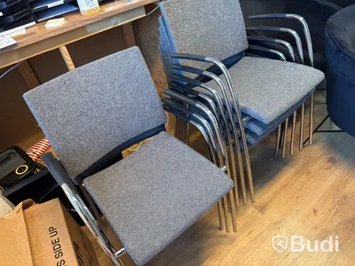 Konferensbord med 8 st stolar, nedmonterat, eluttag