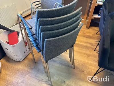 Konferensbord med 8 st stolar, nedmonterat, eluttag