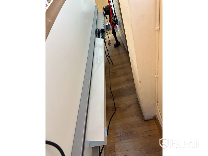 Konferensbord med 8 st stolar, nedmonterat, eluttag