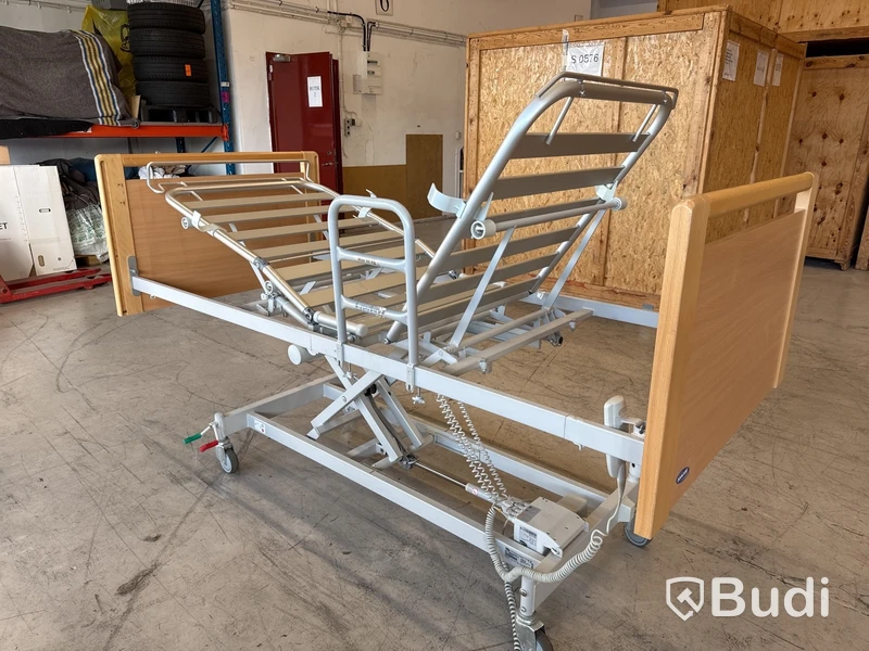Vårdsäng, invacare SB755
