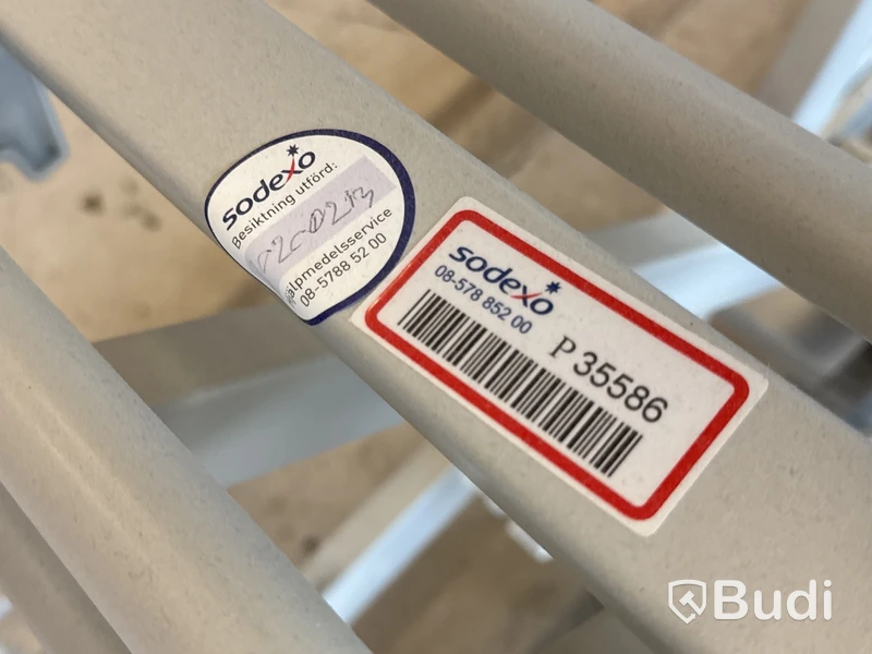 Vårdsäng, invacare SB755