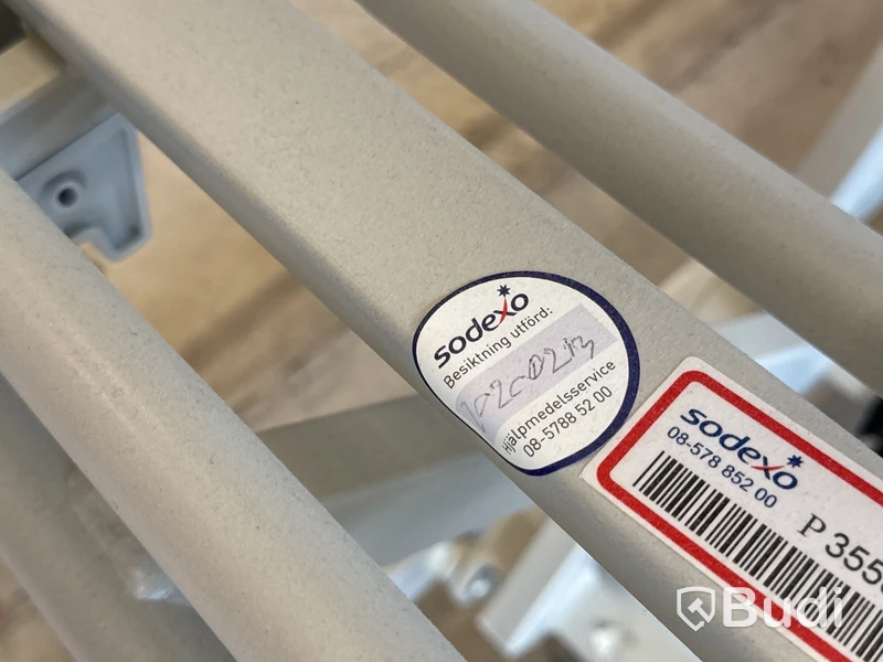 Vårdsäng, invacare SB755