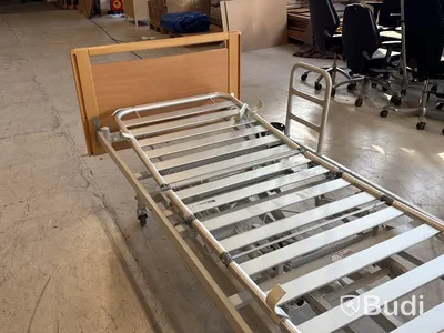 Vårdsäng, invacare SB755