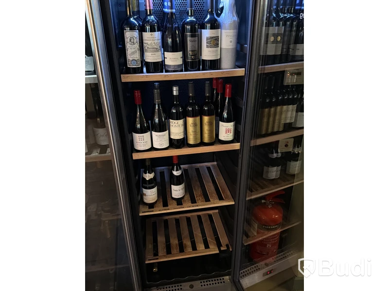 Sortiment vin, öl och starksprit