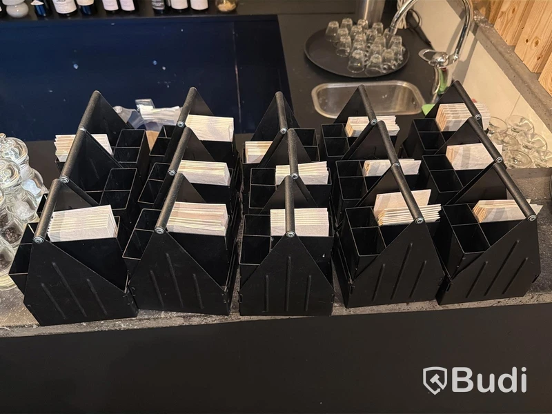 15 st bestickkorgar för bord samt 24 st salt & pepparkvarnar