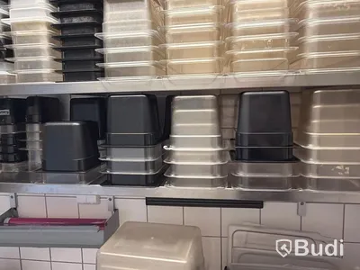 Sortiment diverse plastkantiner