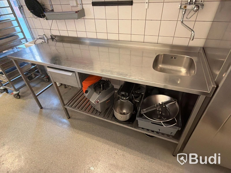 Rostfri arbetsbänk med ho