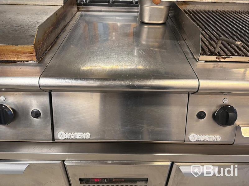 Komplett köksö med maskiner - 2x kylbänk, grill, stekhäll, spis, dubbel fritös m.m.