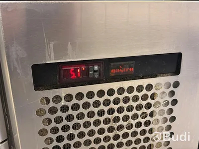 Komplett köksö med maskiner - 2x kylbänk, grill, stekhäll, spis, dubbel fritös m.m.