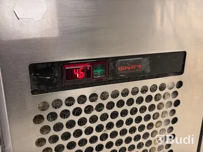 Komplett köksö med maskiner - 2x kylbänk, grill, stekhäll, spis, dubbel fritös m.m.