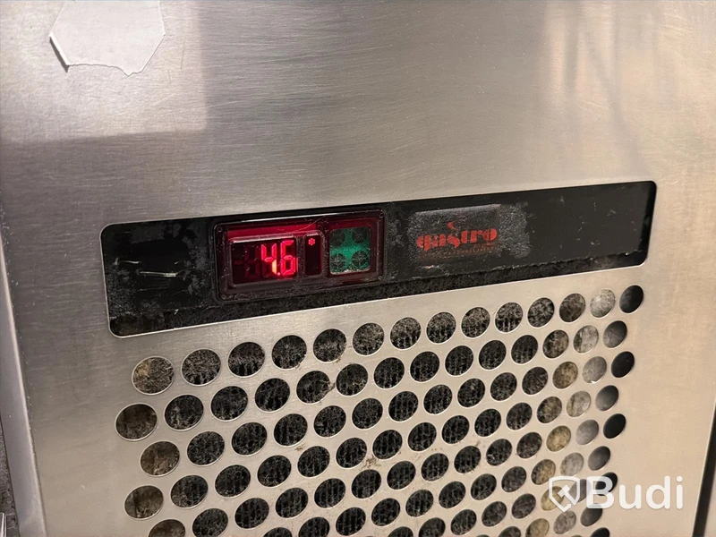 Komplett köksö med maskiner - 2x kylbänk, grill, stekhäll, spis, dubbel fritös m.m.